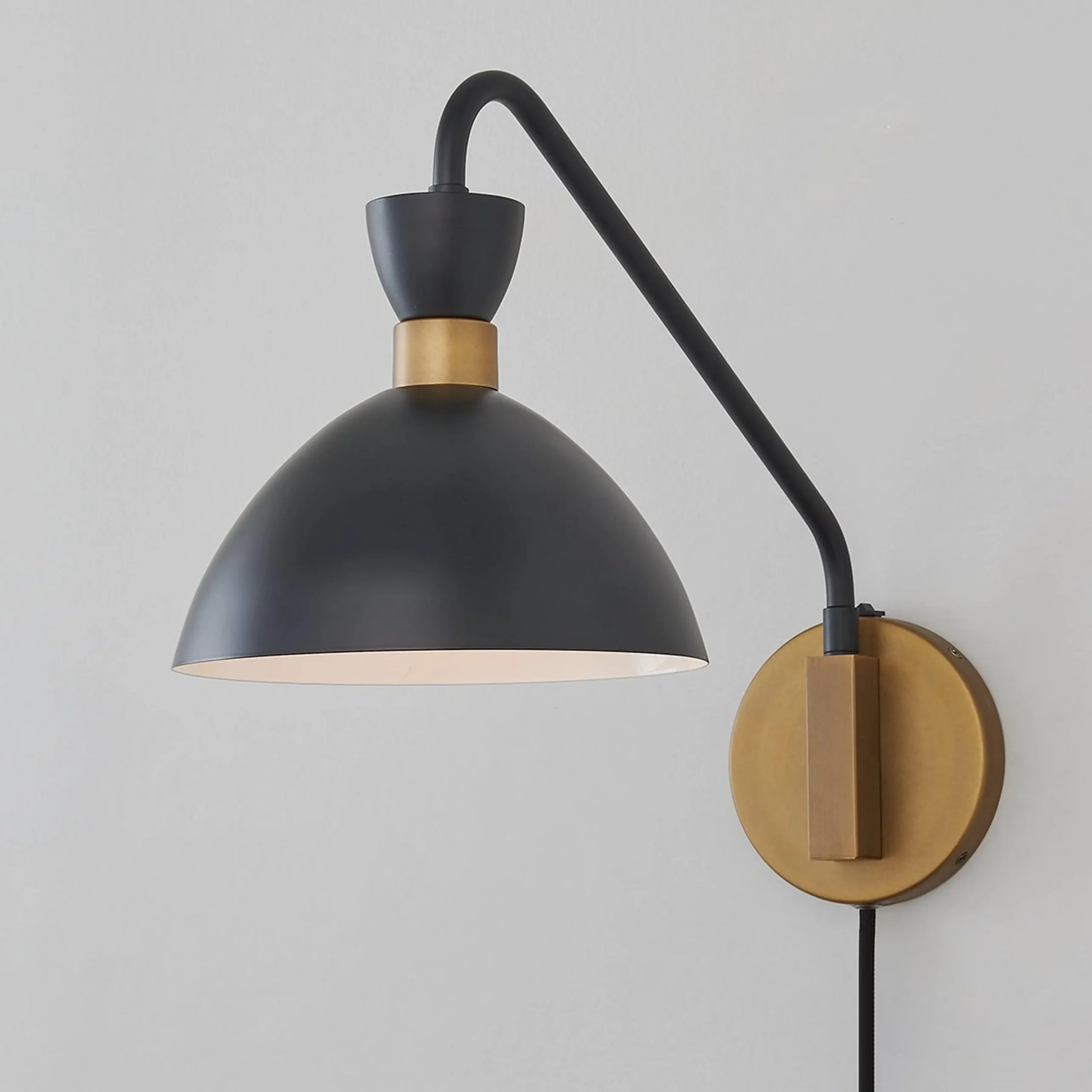 Arendelle Metal Swing Arm Sconce