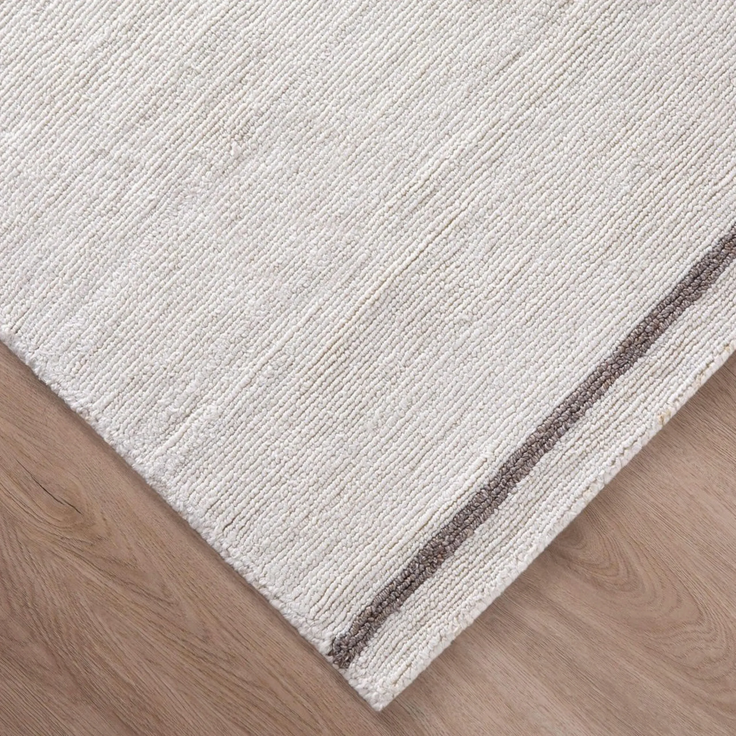 Ashfall Hand-Hooked Indoor/Outdoor Rug