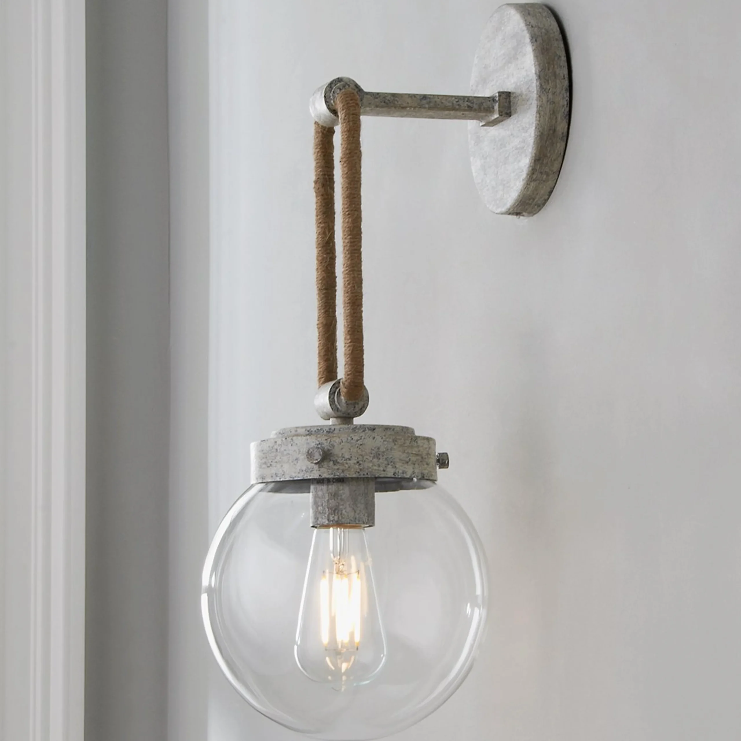 Coastal Cottage Rope Globe Sconce