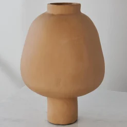 Dama Vase