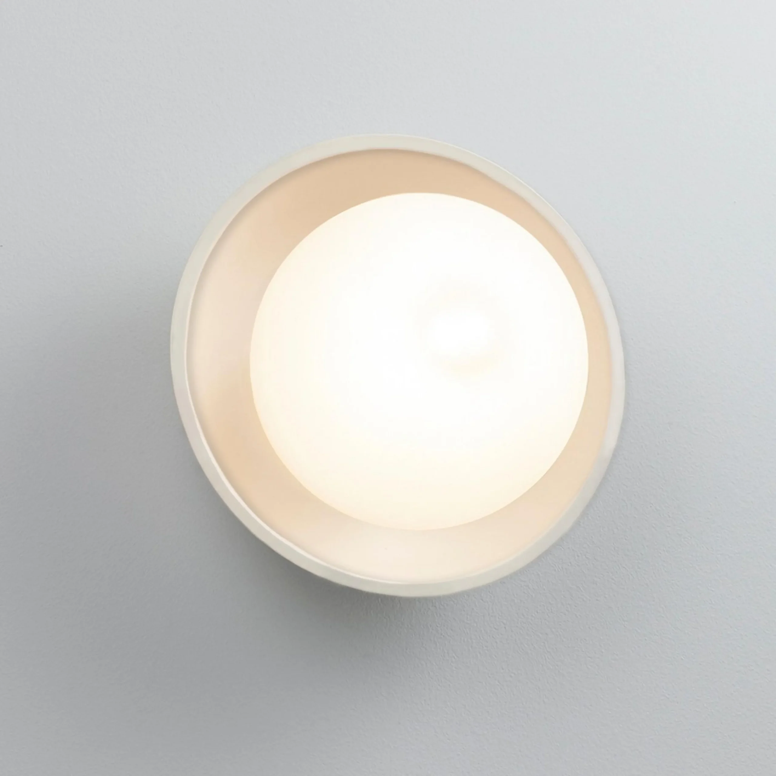 Delphi Ceramic Sconce - Matte