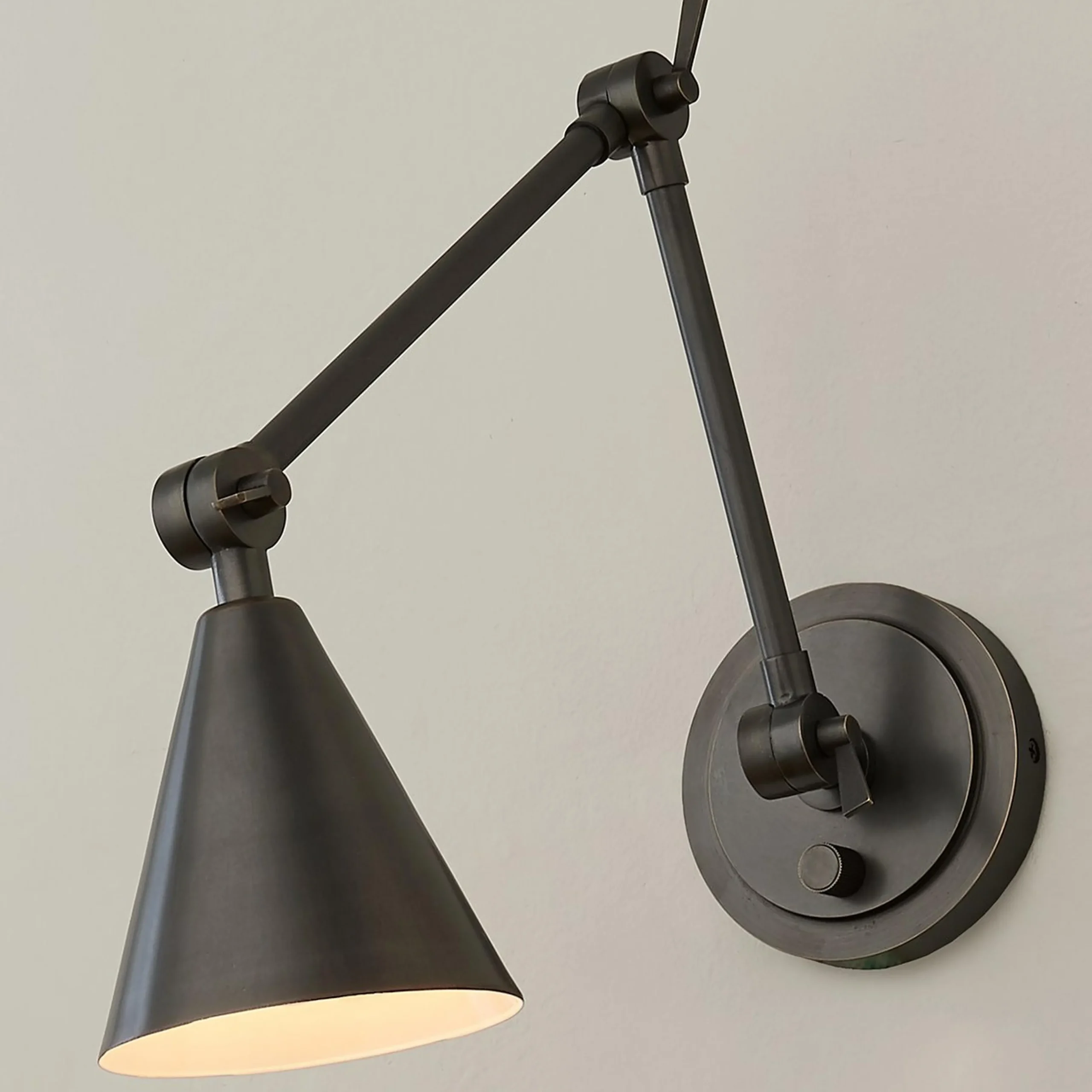 Dresden Swing Arm