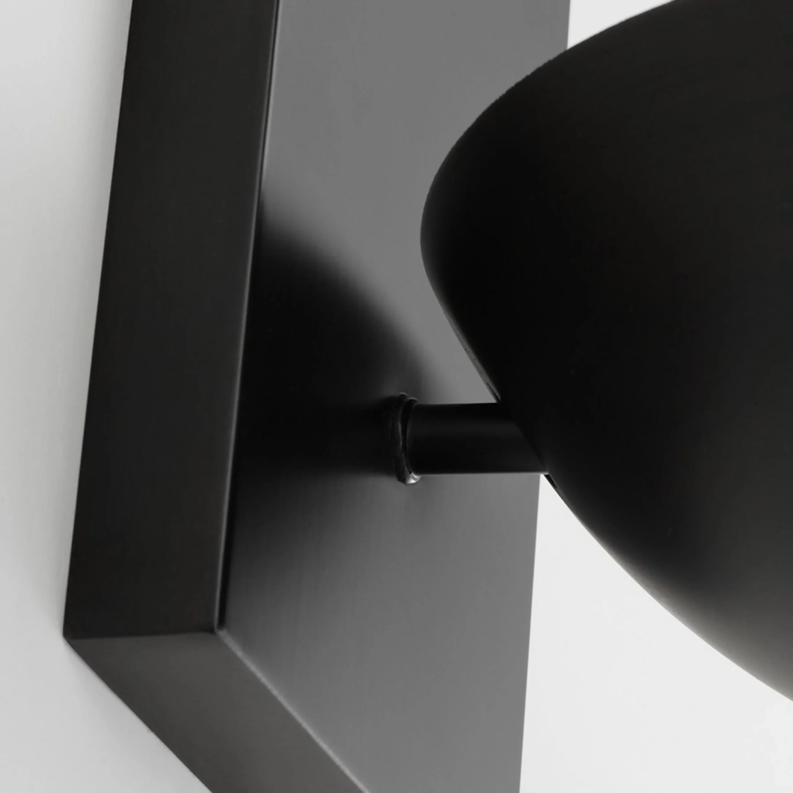 ED Ellen DeGeneres Nevel Sconce