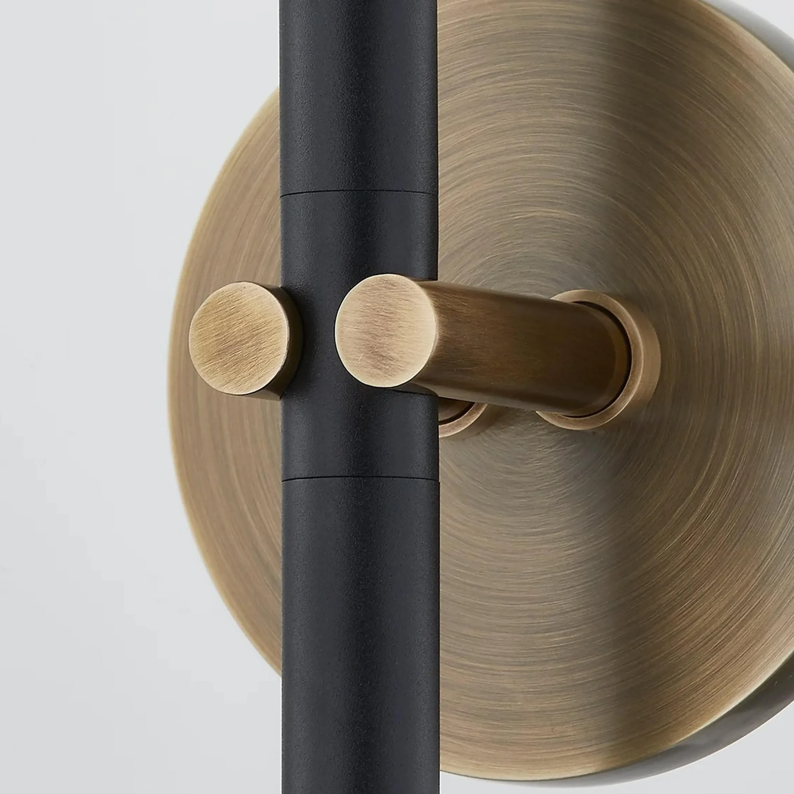 Evandrus Sconce