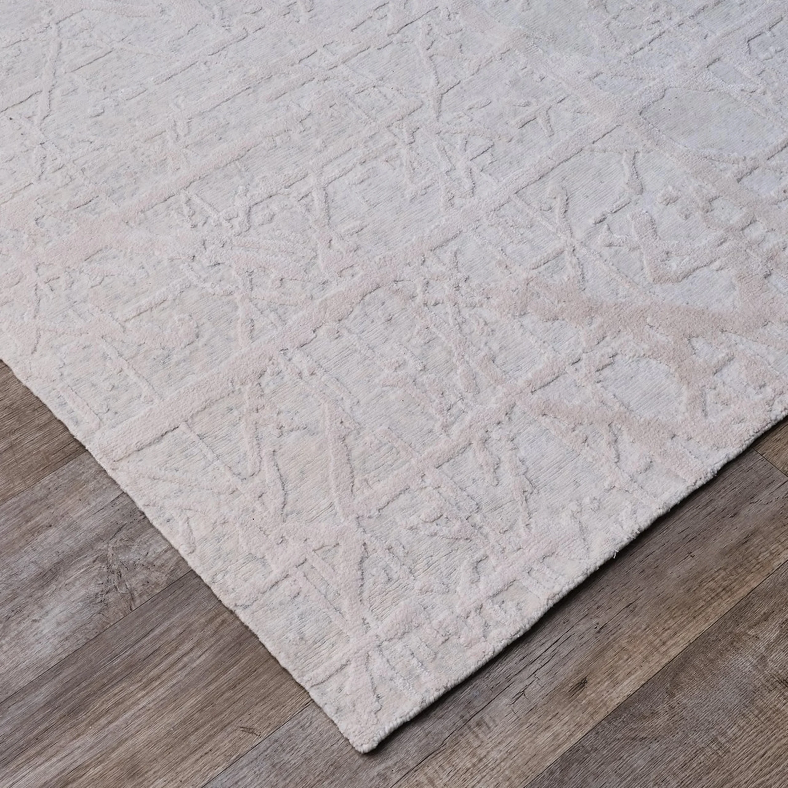Hyas Hand-Knotted Rug