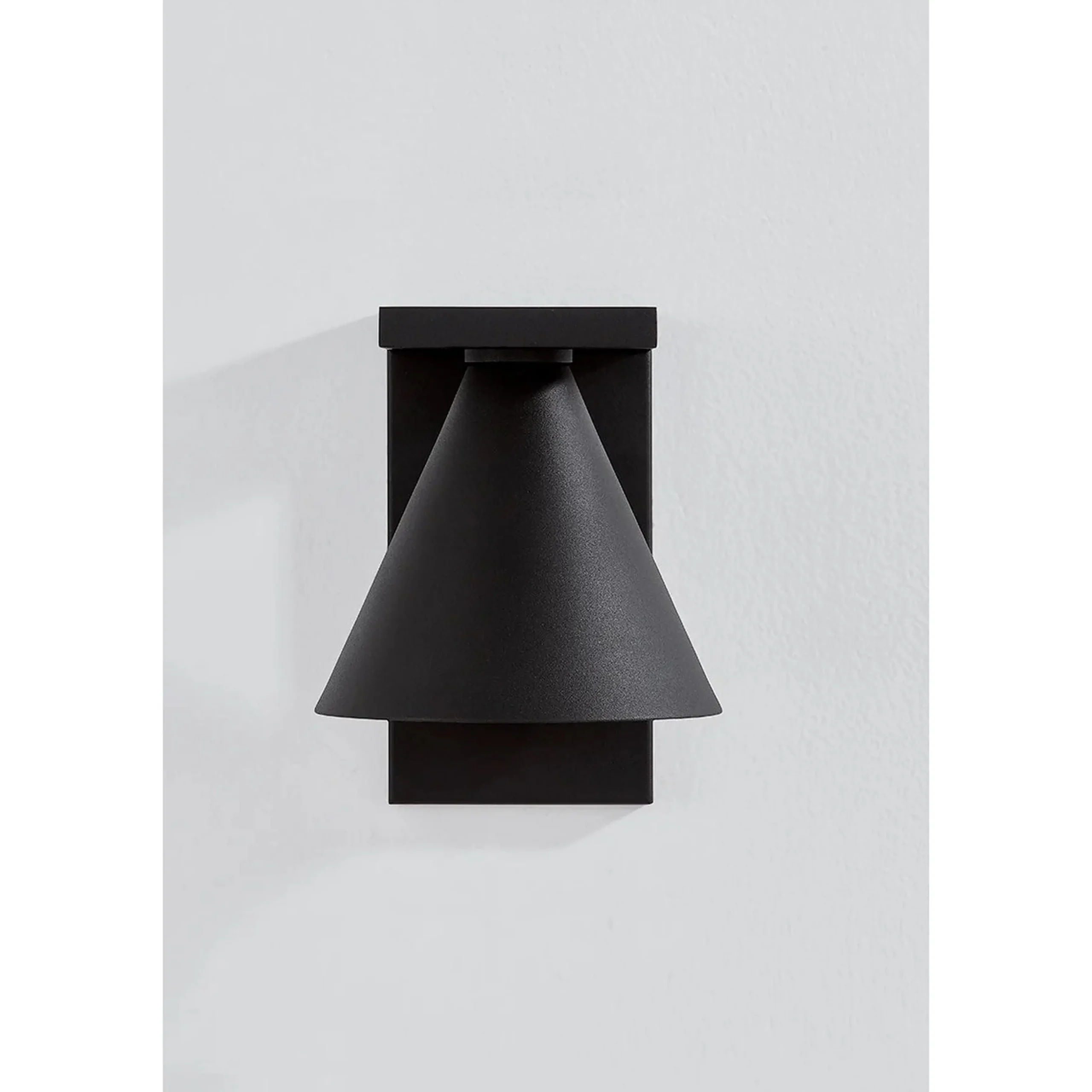 Lochmere Outdoor Sconce - Large