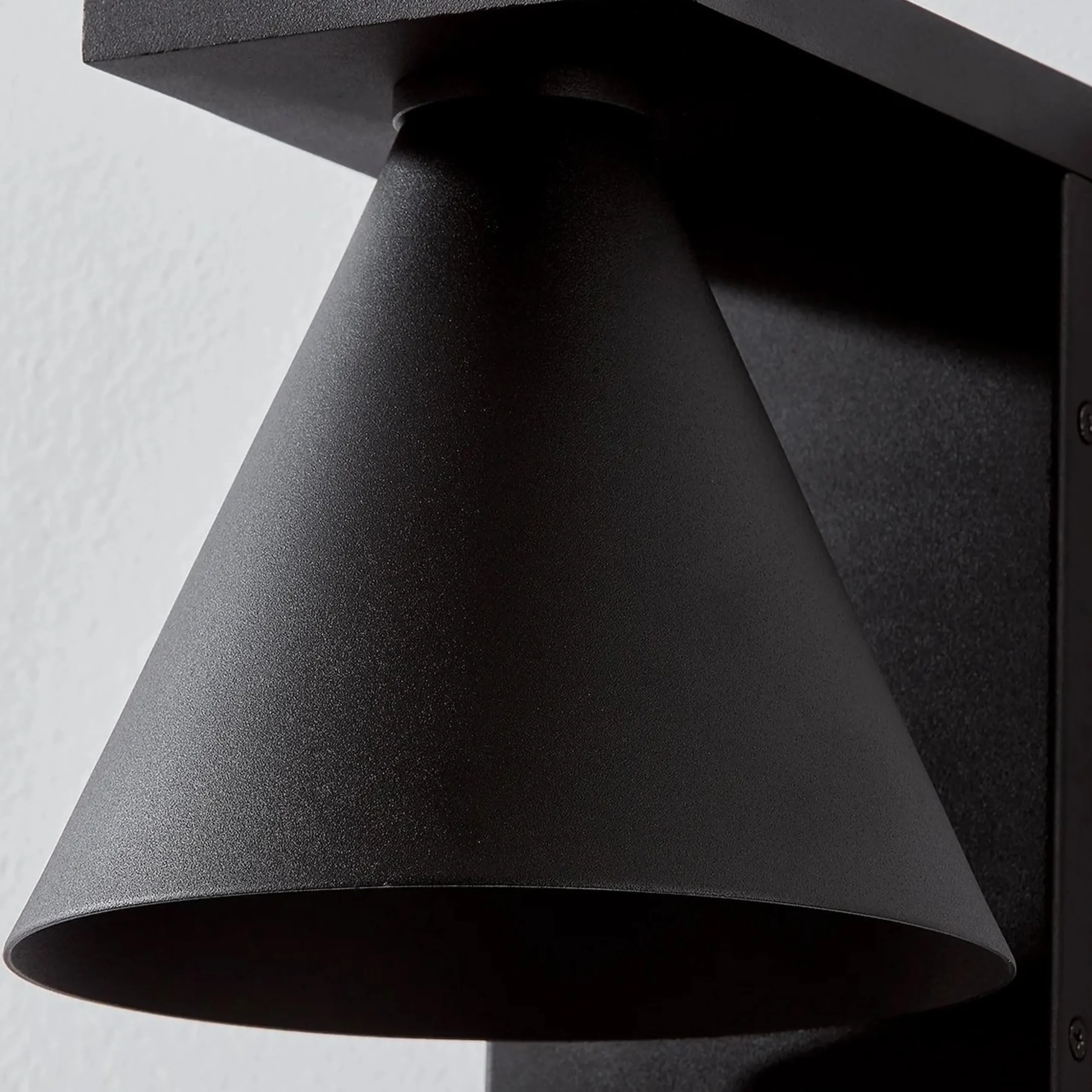 Lochmere Outdoor Sconce - Large