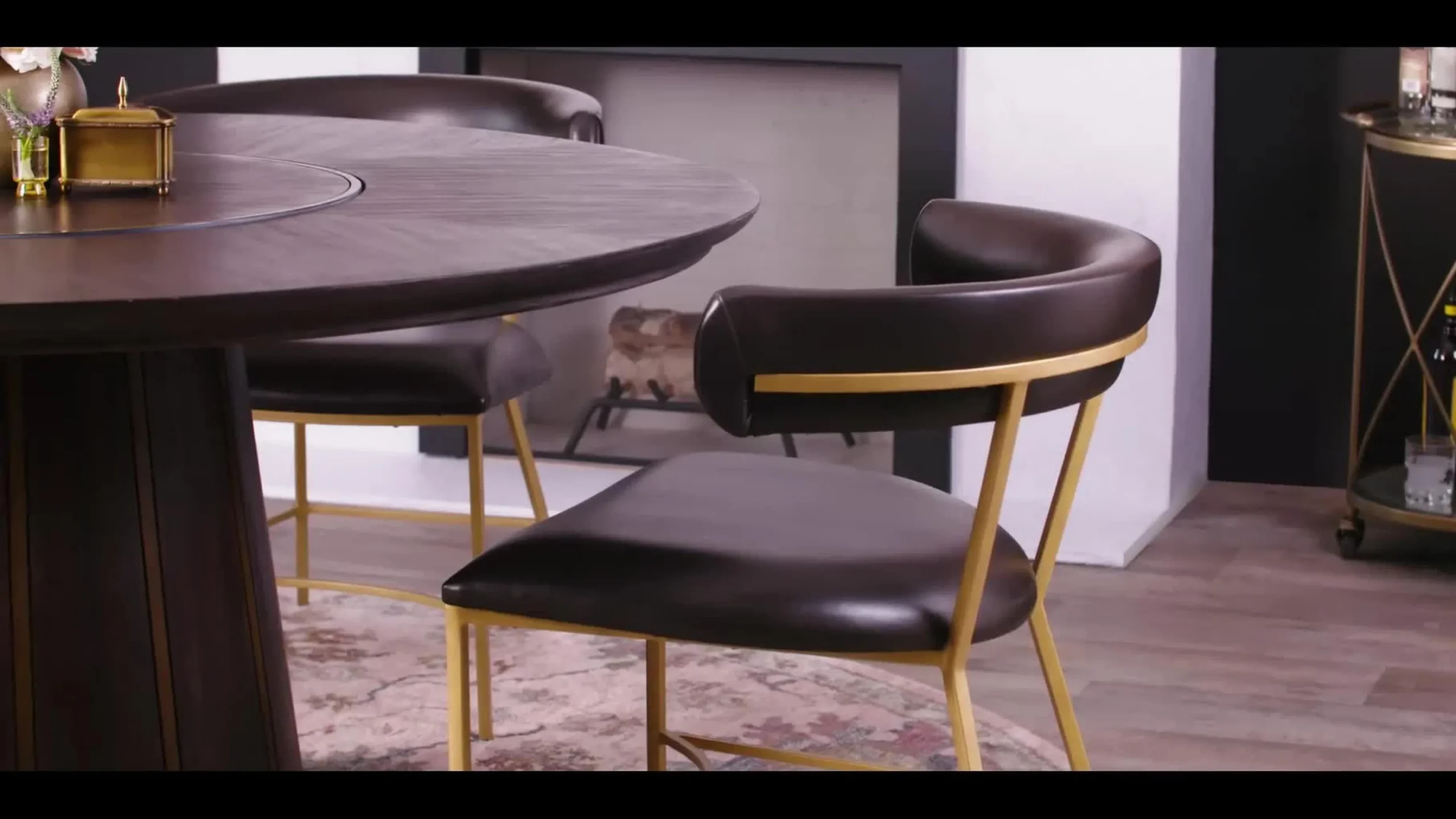 Mid-Century Chic Dining Chair