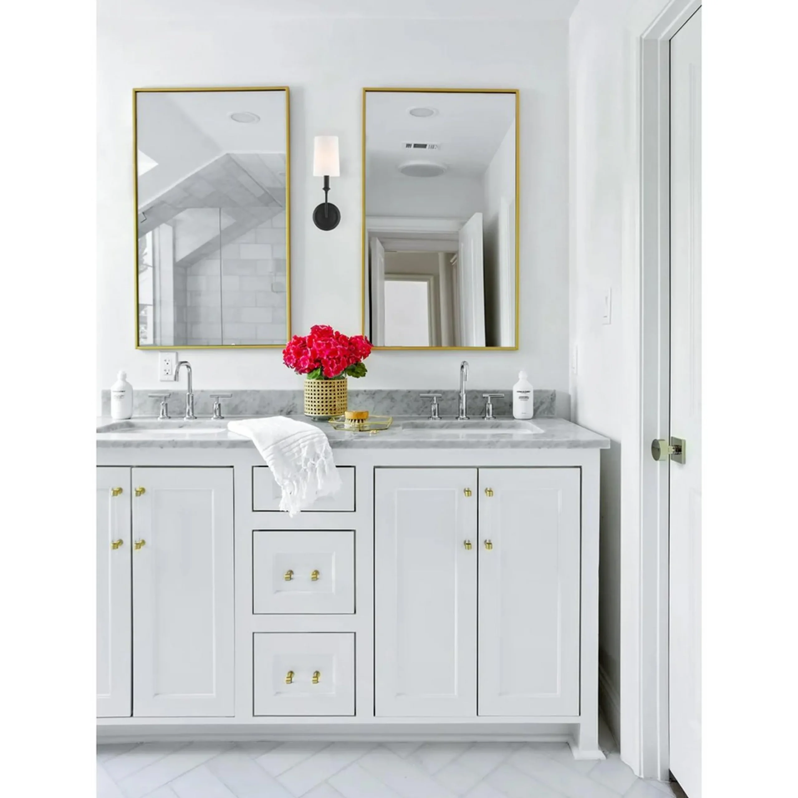Modern Charleston Sconce - 1 Light