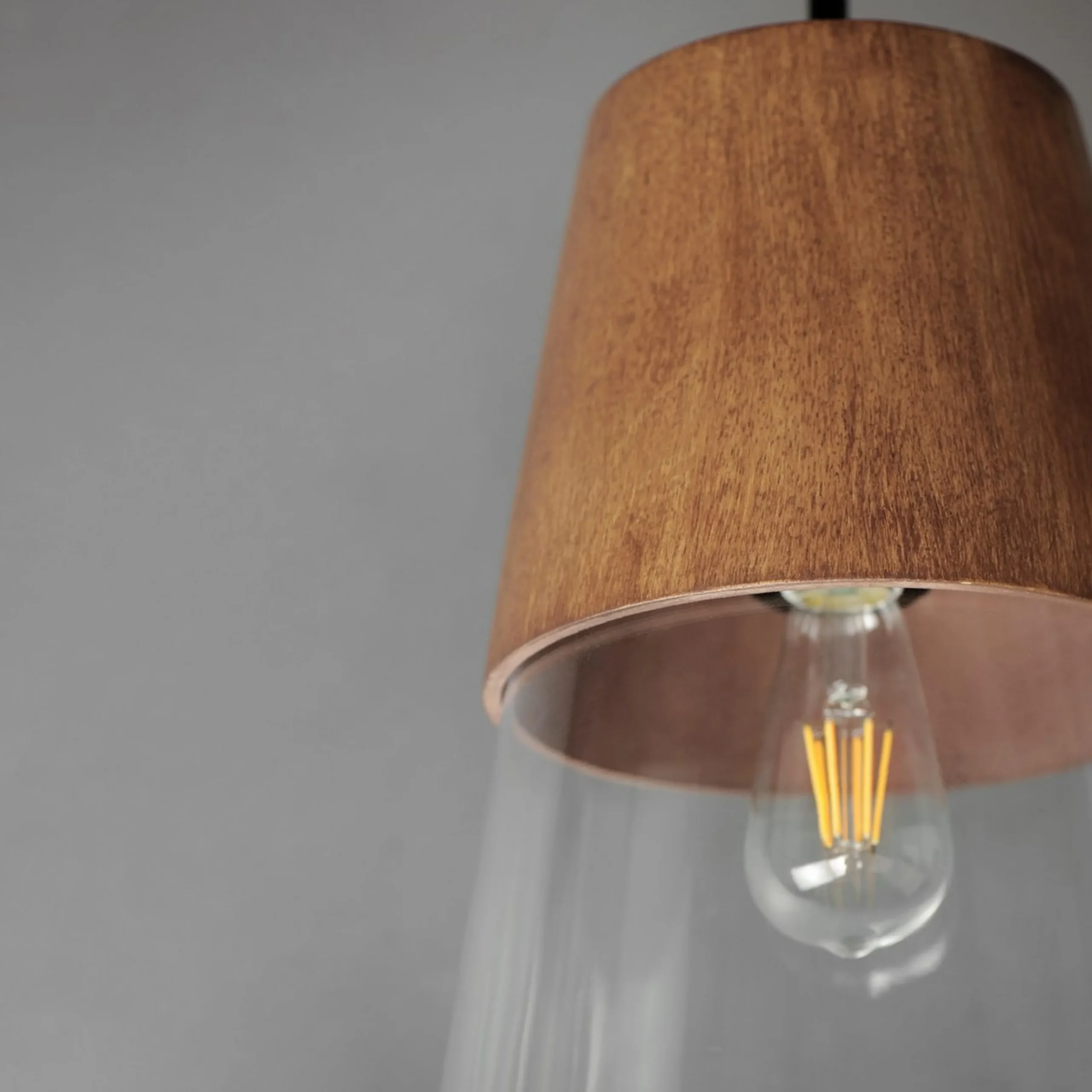 Rockmore Pendant - 10"