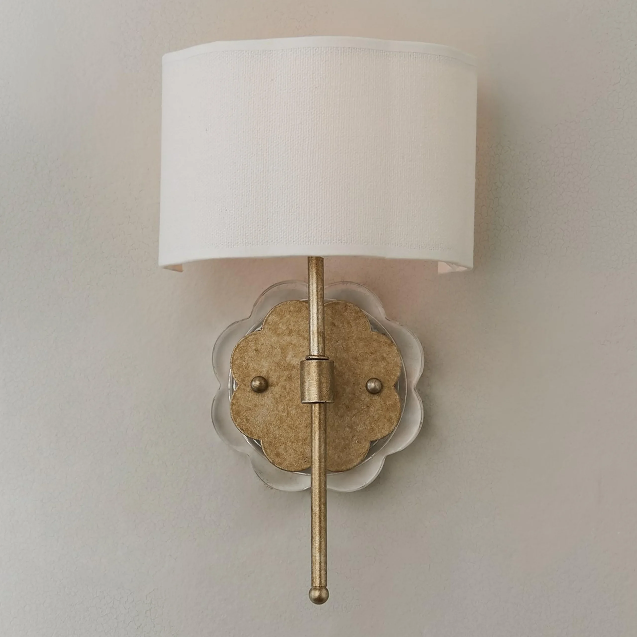 Scalloped Daisy Shade Sconce