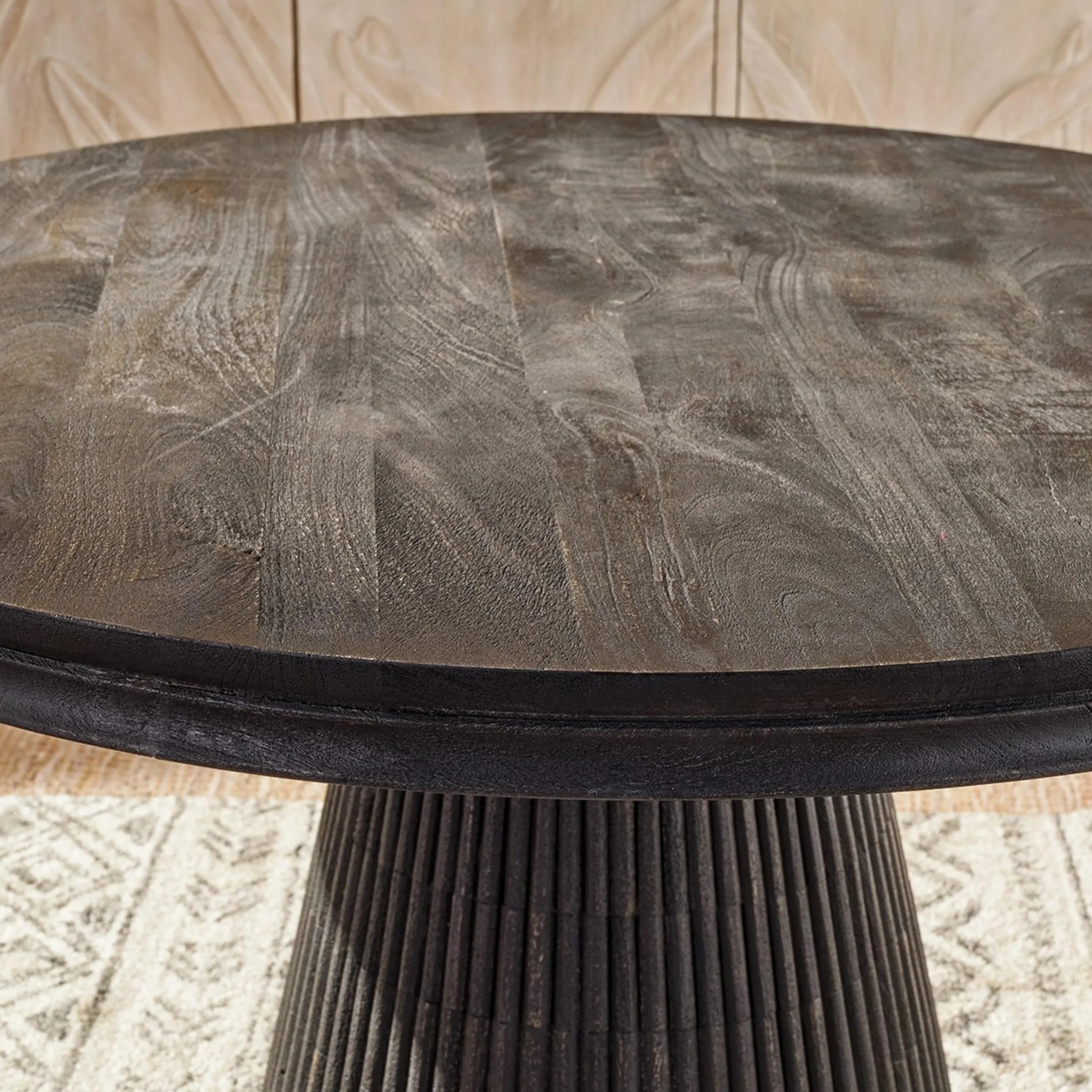 Sochare Dining Table