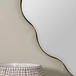 Taraji Mirror