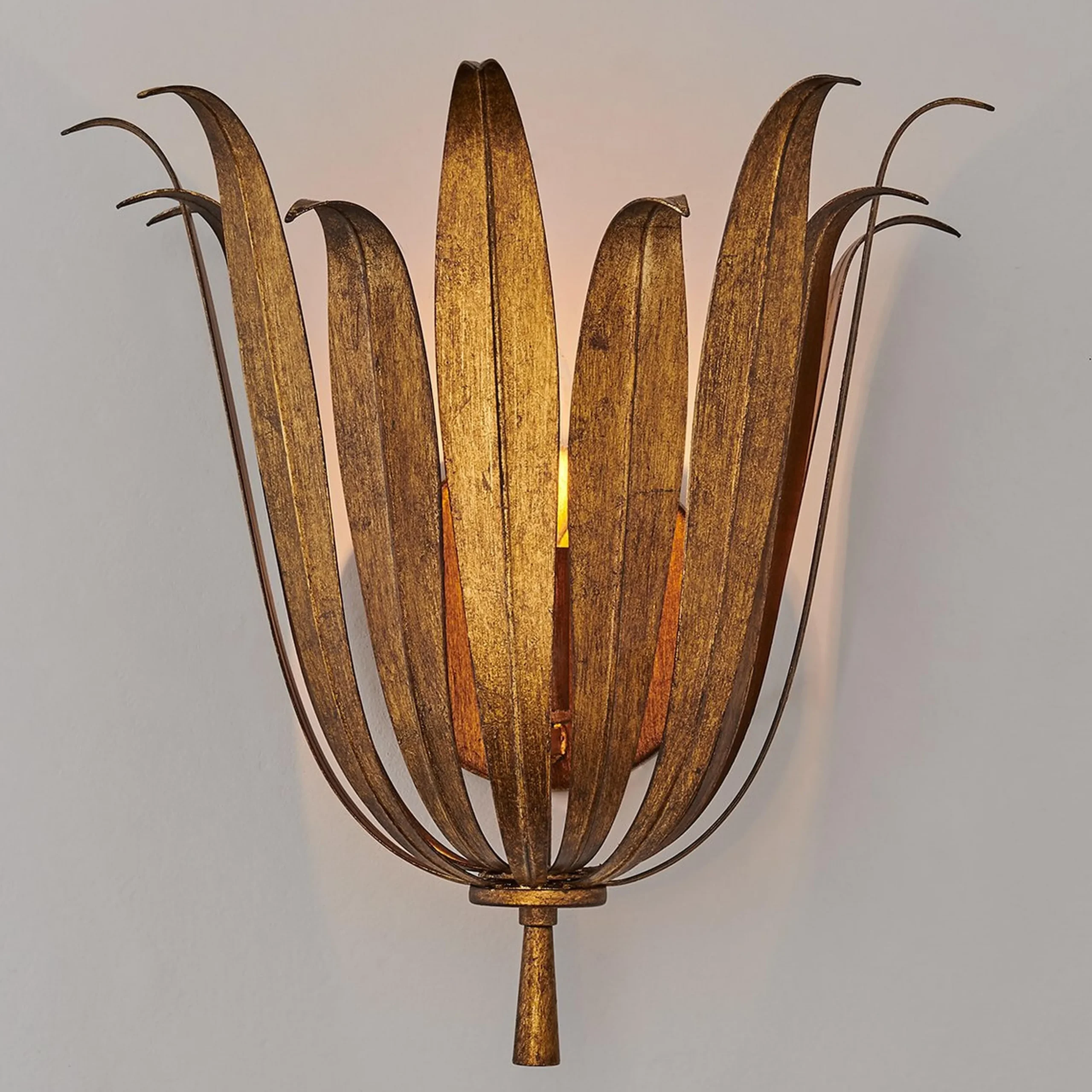 Vicenzio Leaf Sconce
