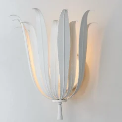 Vicenzio Leaf Sconce
